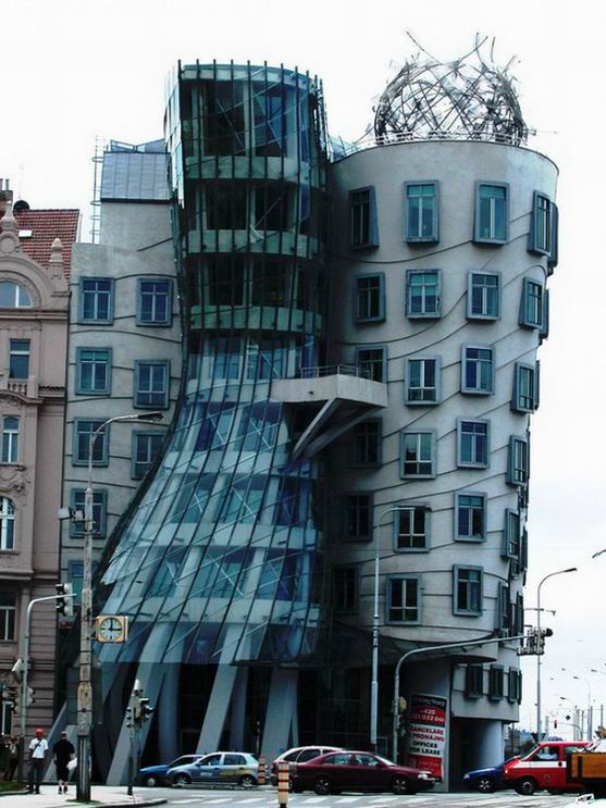 Вальсирующий дом в Праге