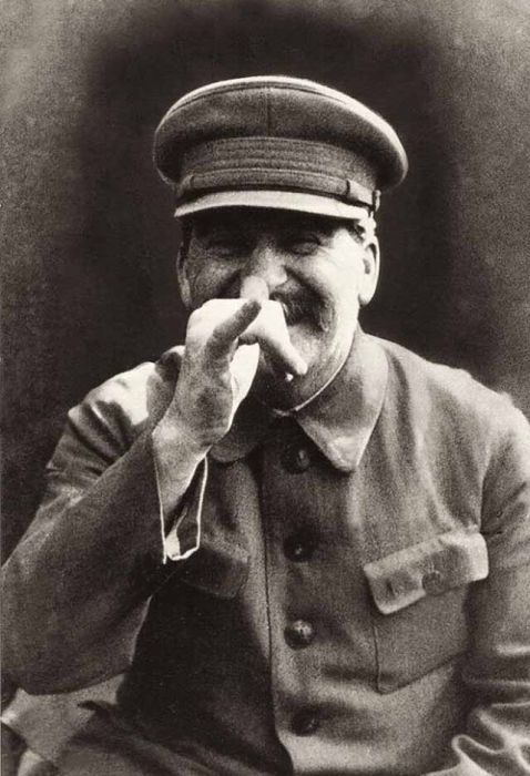Иосиф Сталин развлекается