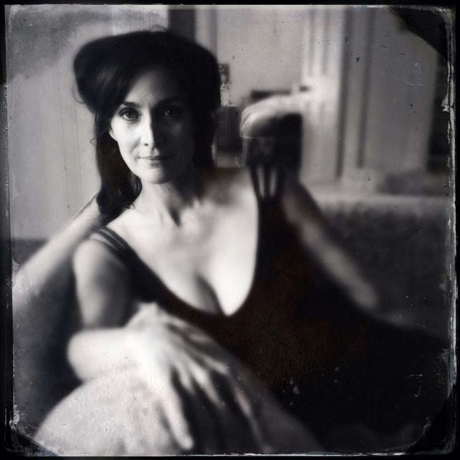 Carrie Anne Moss Pictures and Photos