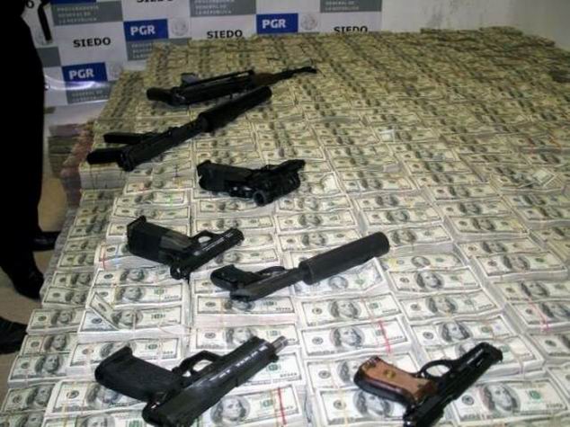 Что находят в домах у мексиканских наркобаронов (12 фотографий)