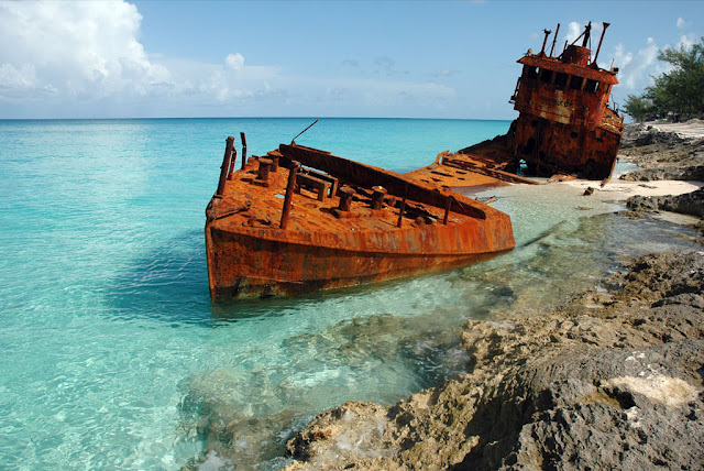 Корабль Gallant Lady, Багамы